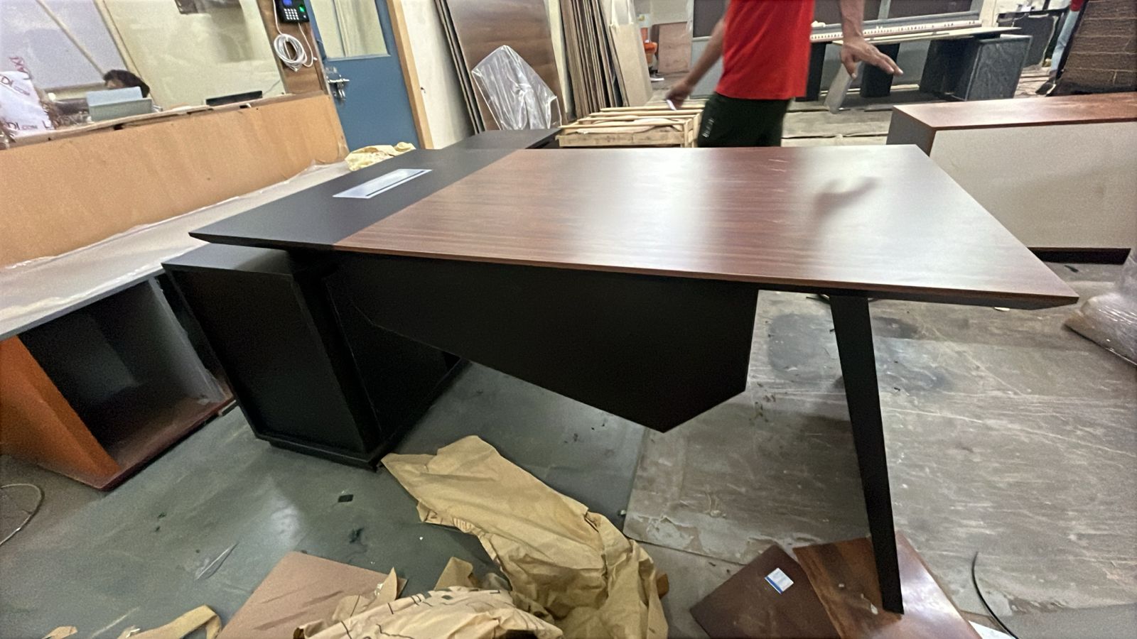 Director L-Shape Table Luxury Modern Office Desk with Made in MDF and  Drawers, Shelves, and CPU Storage Space