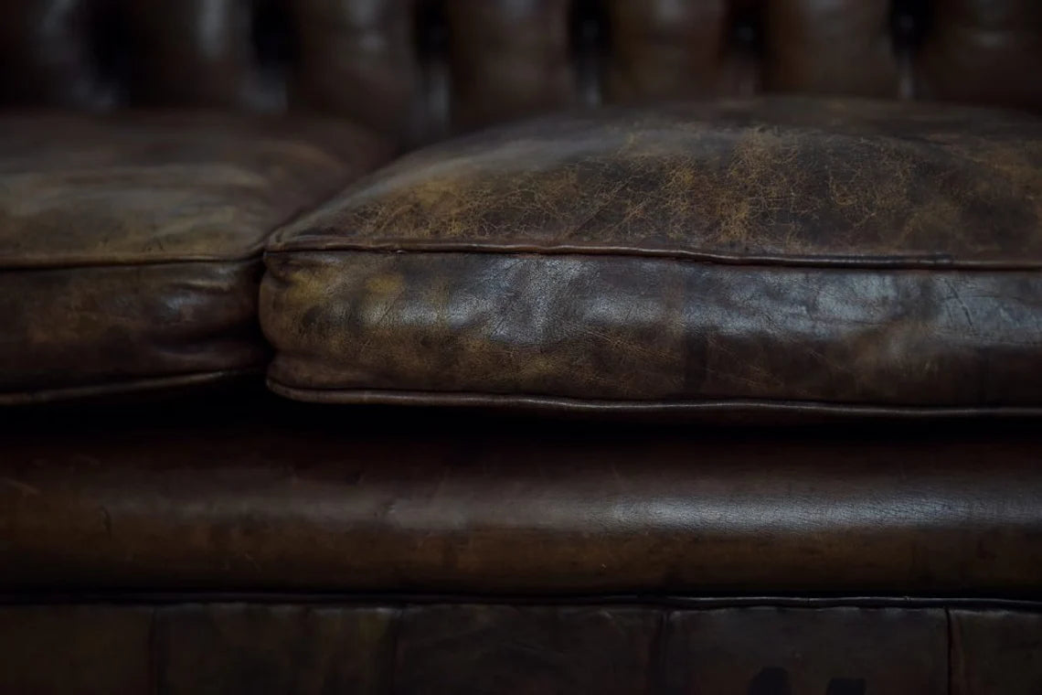 3 Seater chesterfield Tufted sofa Modern Design Made in Leatherette Durable & Comfortable for living Room
