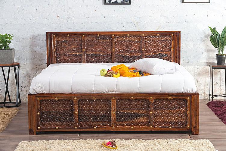 King Size Wooden Bed Luxury Design with Hydraulic Storage High-Quality Solid Wood Frame with Melamine Polish Finish