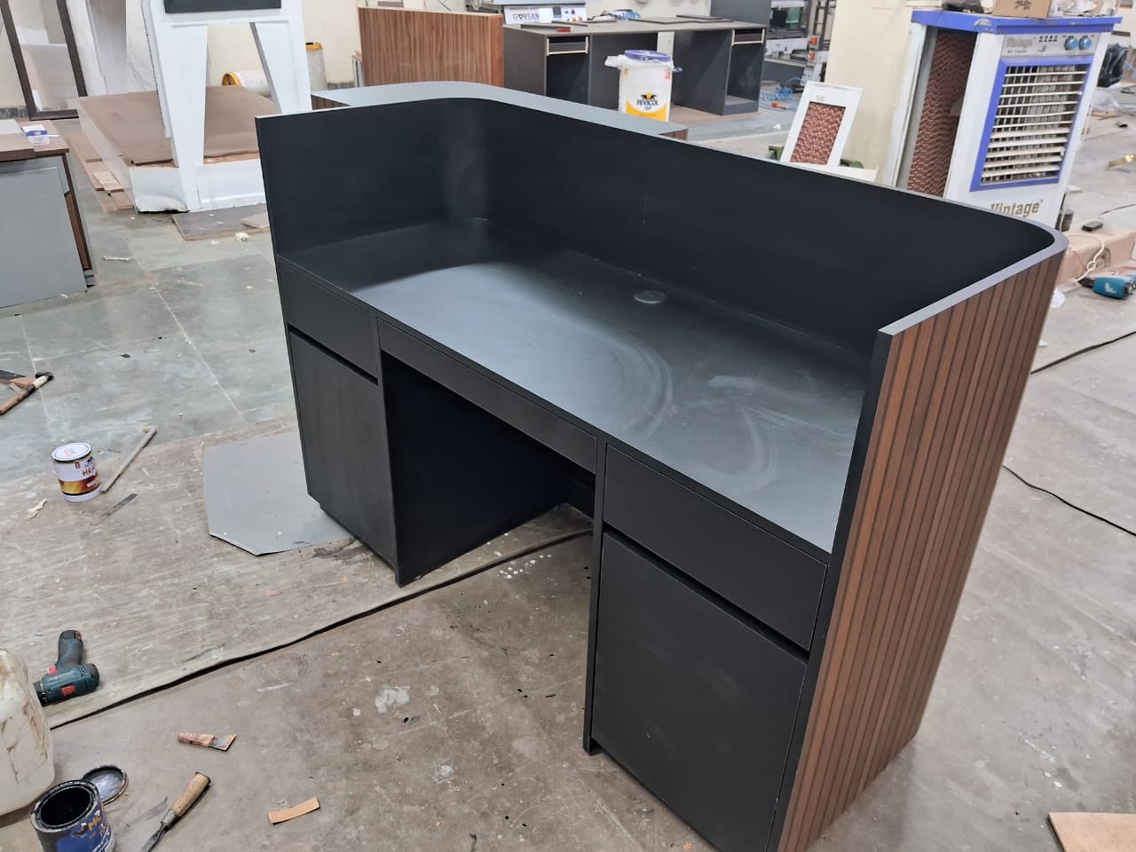 Reception Table for Office Counter Made in MDF and Elegant Hotel Counter Table