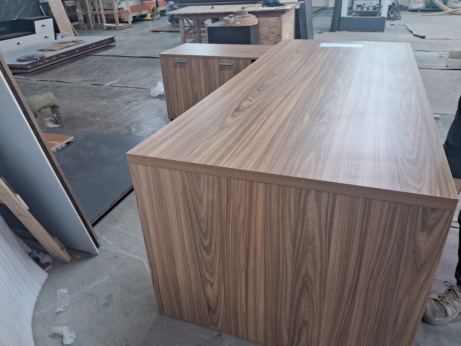 Luxury Director and Executive L Shape Office Table Made Particle Board with  Wire Manger Side Unite and Multi Drawers CPC Space  - Brown Color