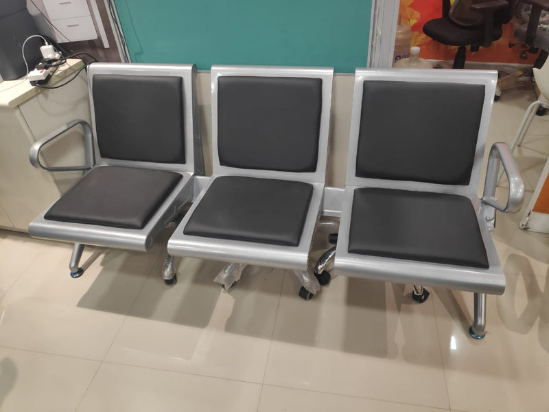3 Seater Airport Chair With Metal Legs & Arm