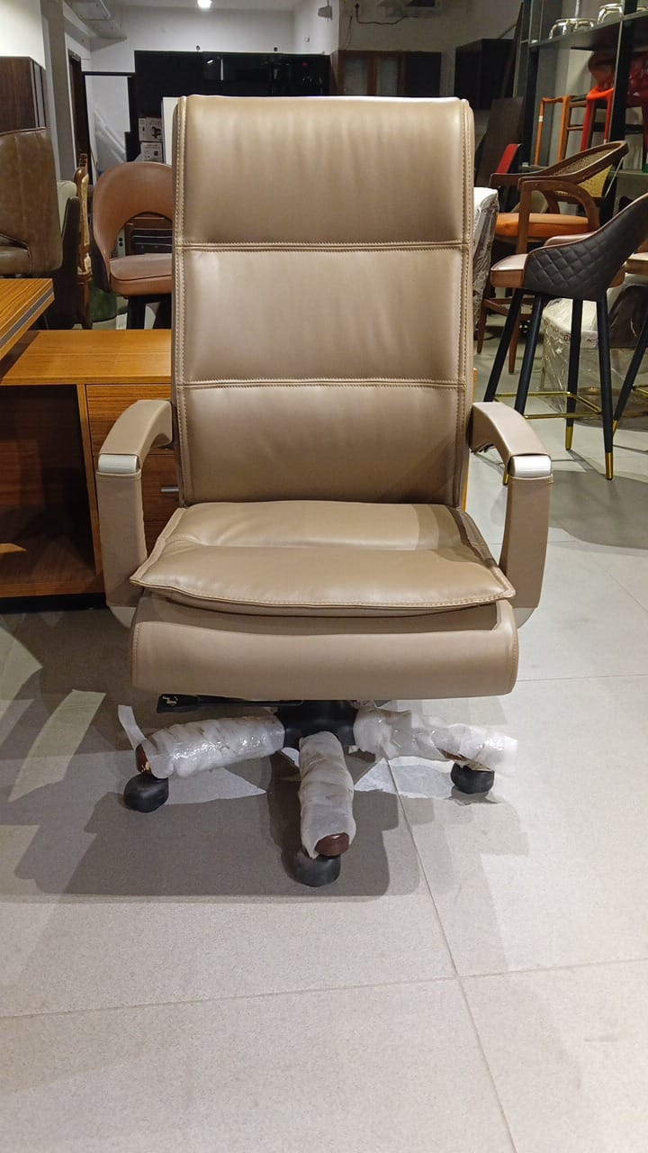 Director Chair for office Modern and Premium Design with Leatherette & Height Adjustable