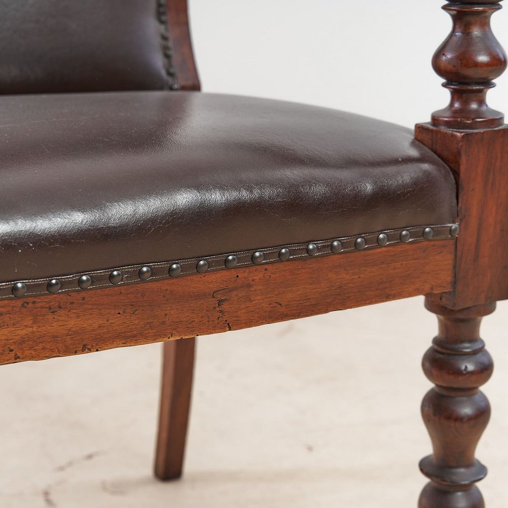 Elegant Solid Wood Dining Chair with Premium Leatherette Upholstery – Classic Home Furniture Accent