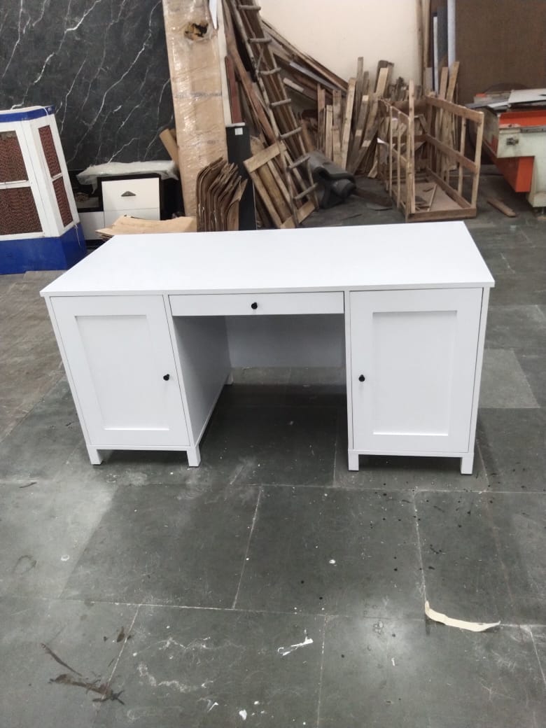 Office Desk and Computer Multi Drawer Table Made In Solid Pine & Fibreboard, Printed Acrylic Paint