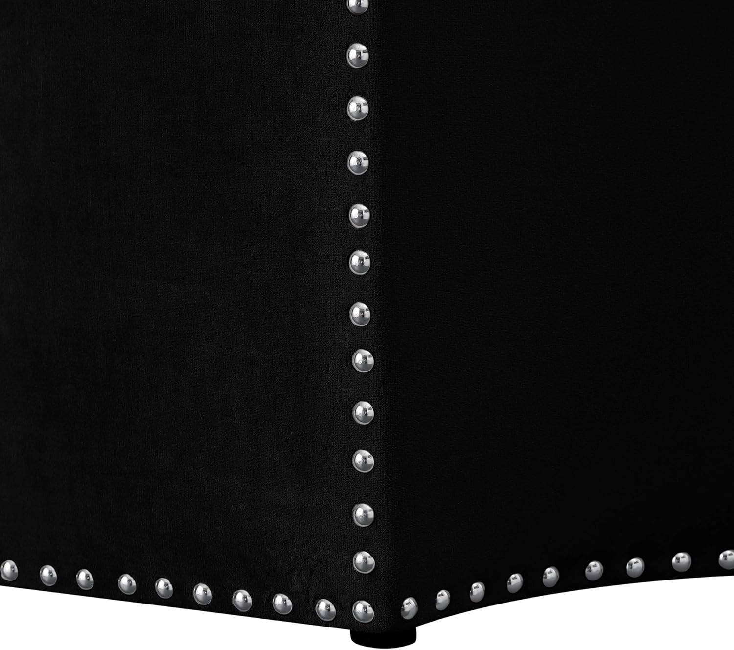 ফ্যাব্রিক গৃহসজ্জার সামগ্রী এবং কাঠের বেসে অটোমান