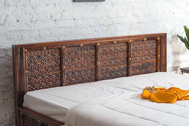 King Size Wooden Bed Luxury Design with Hydraulic Storage High-Quality Solid Wood Frame with Melamine Polish Finish
