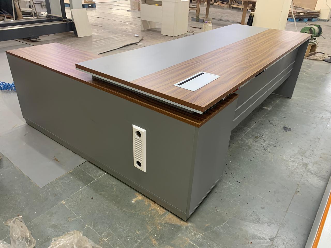 Director & Executive L-Shape Office Table Luxury Desk Made in MDF with Side Unit Drawer and Storage Wire Manager - Brown