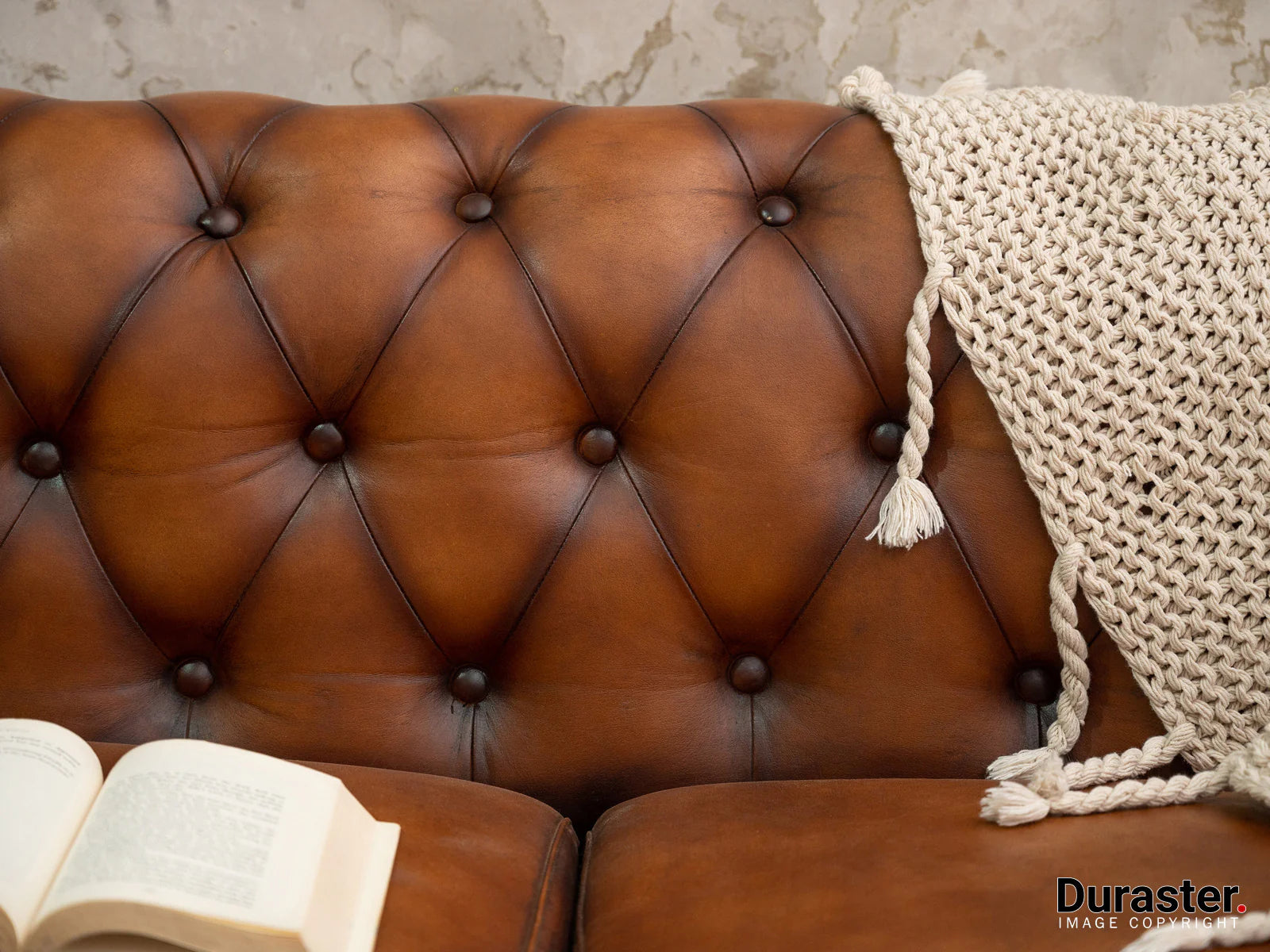 3 Seater chesterfield Tufted sofa Modern Design and Leatherette fabric Durable and Comfortable for Home Furniture