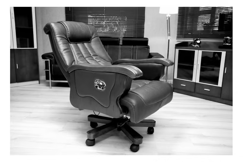 Director Chair for office Made in Plyboard with Leatherette and Soft Padded & Fixed Armrest & Revolving and swivel Base, Recliner Chair