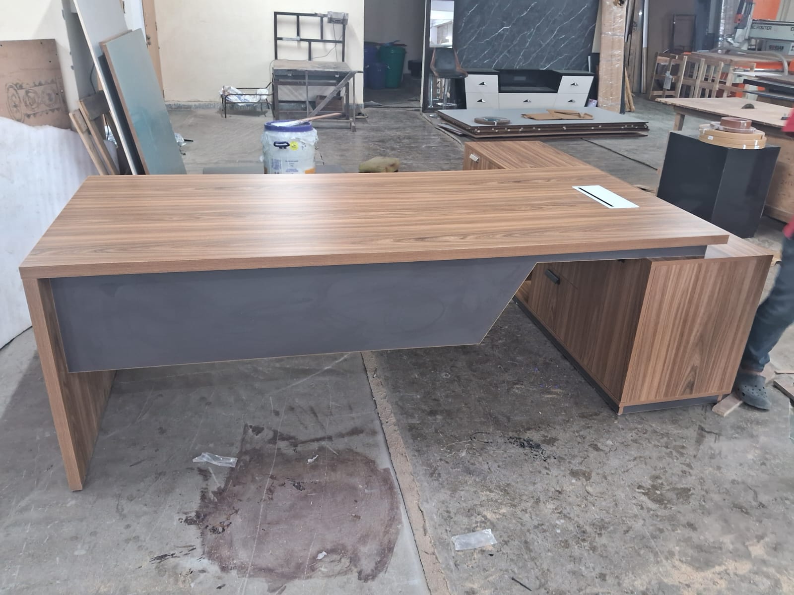 Luxury Director and Executive L Shape Office Table Made Particle Board with  Wire Manger Side Unite and Multi Drawers CPC Space  - Brown Color