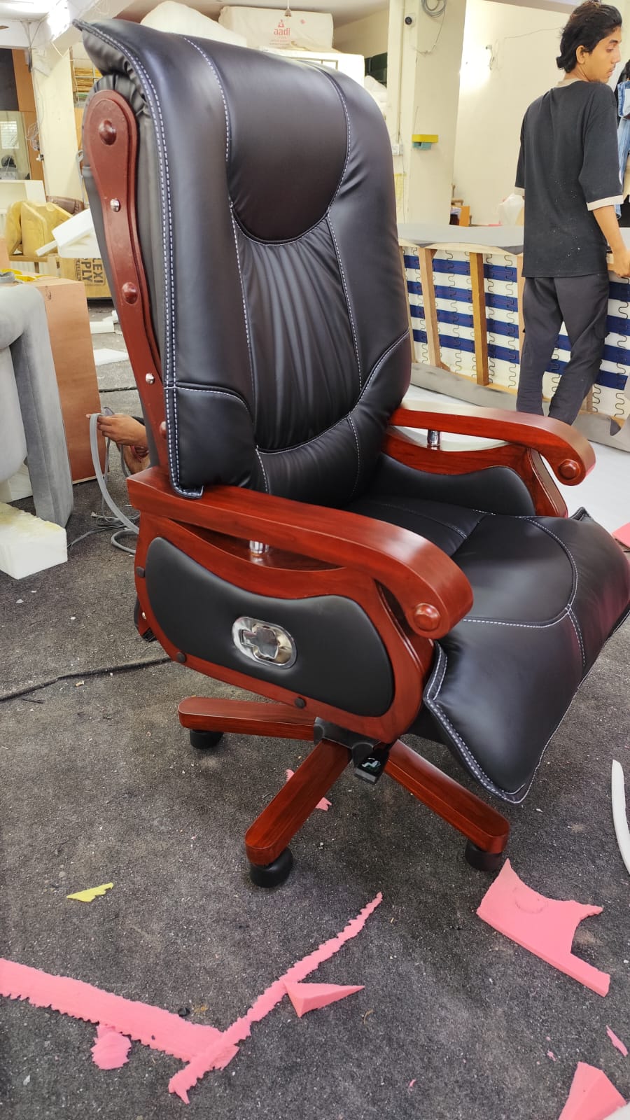 Director Chair for office Modern Design, Plyboard with Leatherette, Height Adjustable, Fixed Armrest & Revolving for Ultimate Comfort and Productivity
