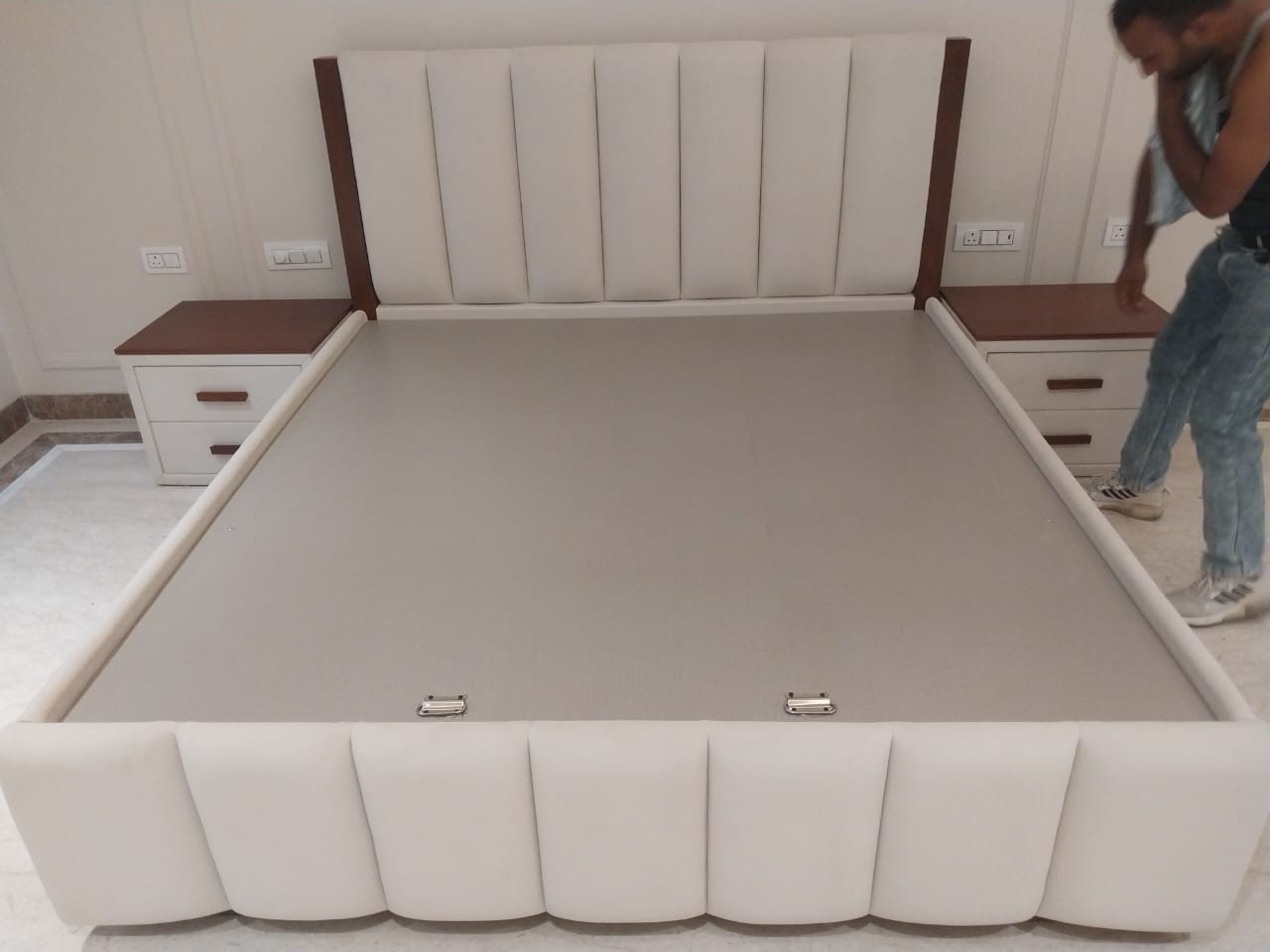 Luxury King Size Solid Wood Bed – Upholstered with Padded Tufted Headboard, Premium Quality & Elegant Design for Living Room