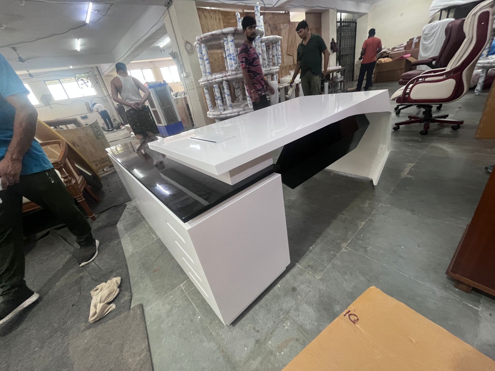 Director & Executive L-Shape Office Table Luxury Desk Made in MDF with Side Unit Drawer and Storage Wire Manager & CPU Storage - White