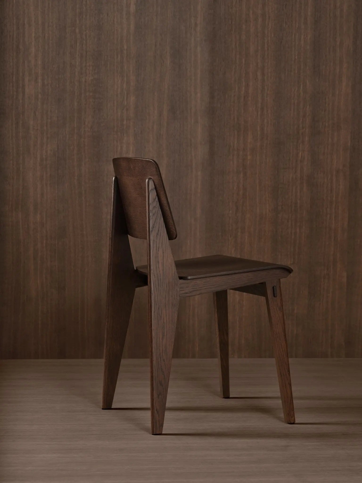 Modern Solid Wood Dining Chair - Ergonomic & Stylish Seating for Home & Kitchen - Durable, Dark Oak Finish