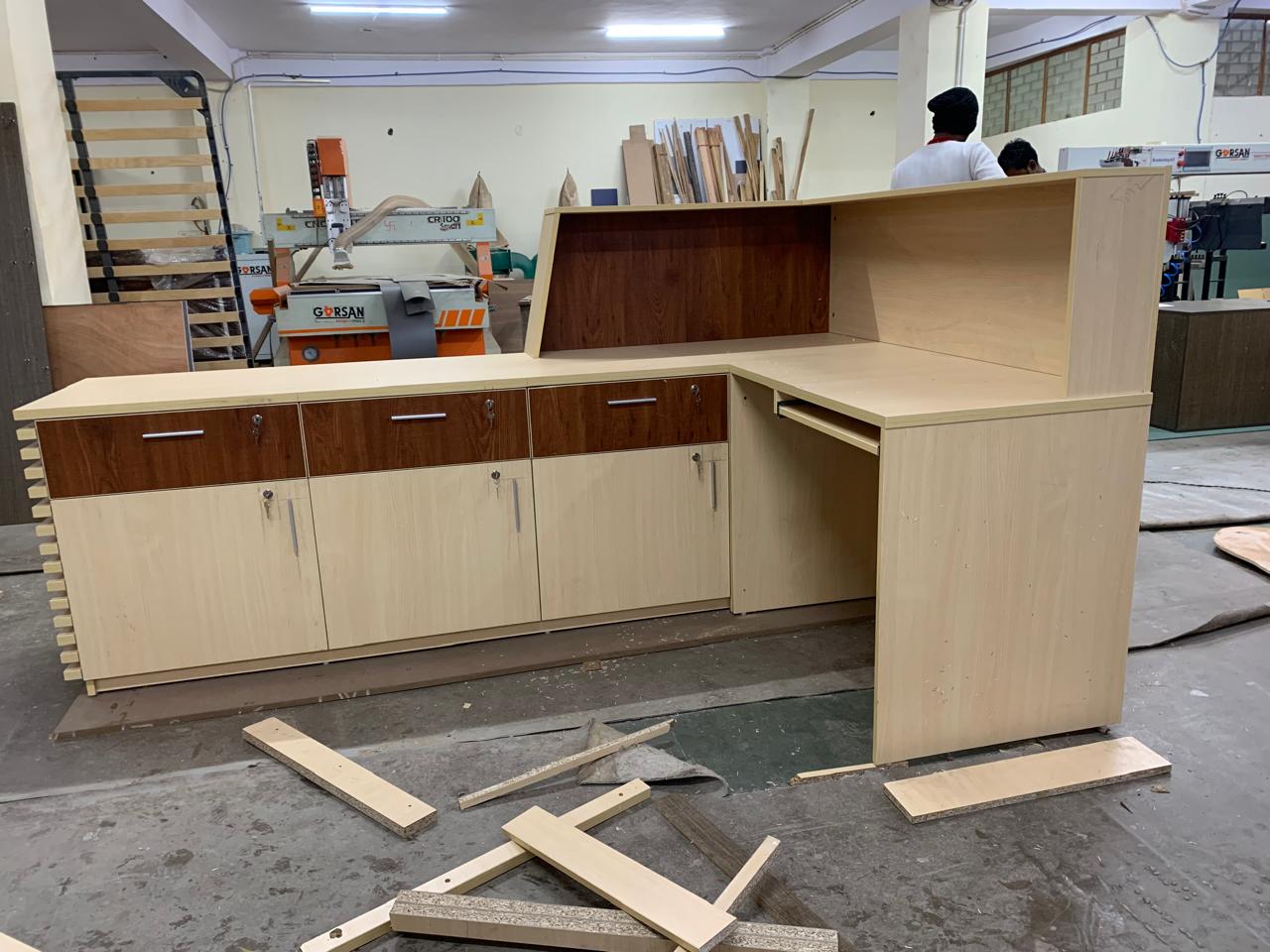 Reception Table with Pre-Laminated Surface, Side Panel & Modesty, Featuring Hettich Telescopic Channels