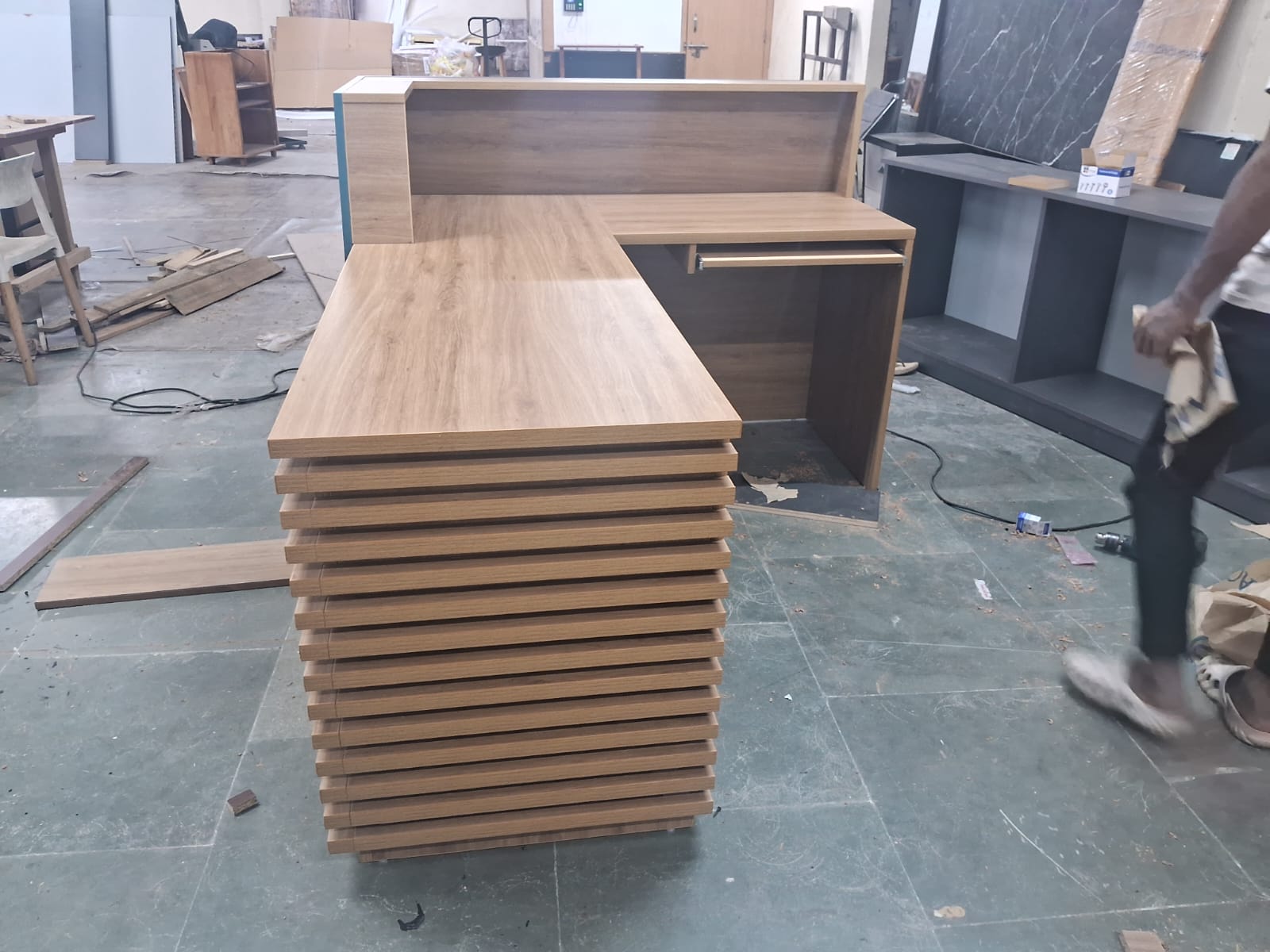 Reception Table with Pre-Laminated Surface, Side Panel & Modesty, Featuring Hettich Telescopic Channels