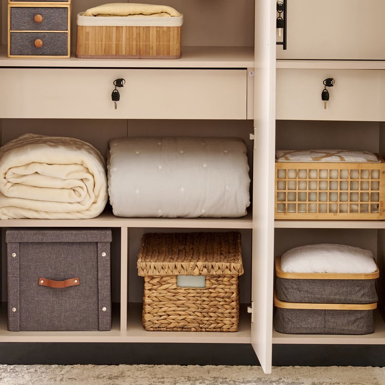 Wardrobe for Home 3-Door Modern Space-Saving Smart Space Division for Clothes and Accessories