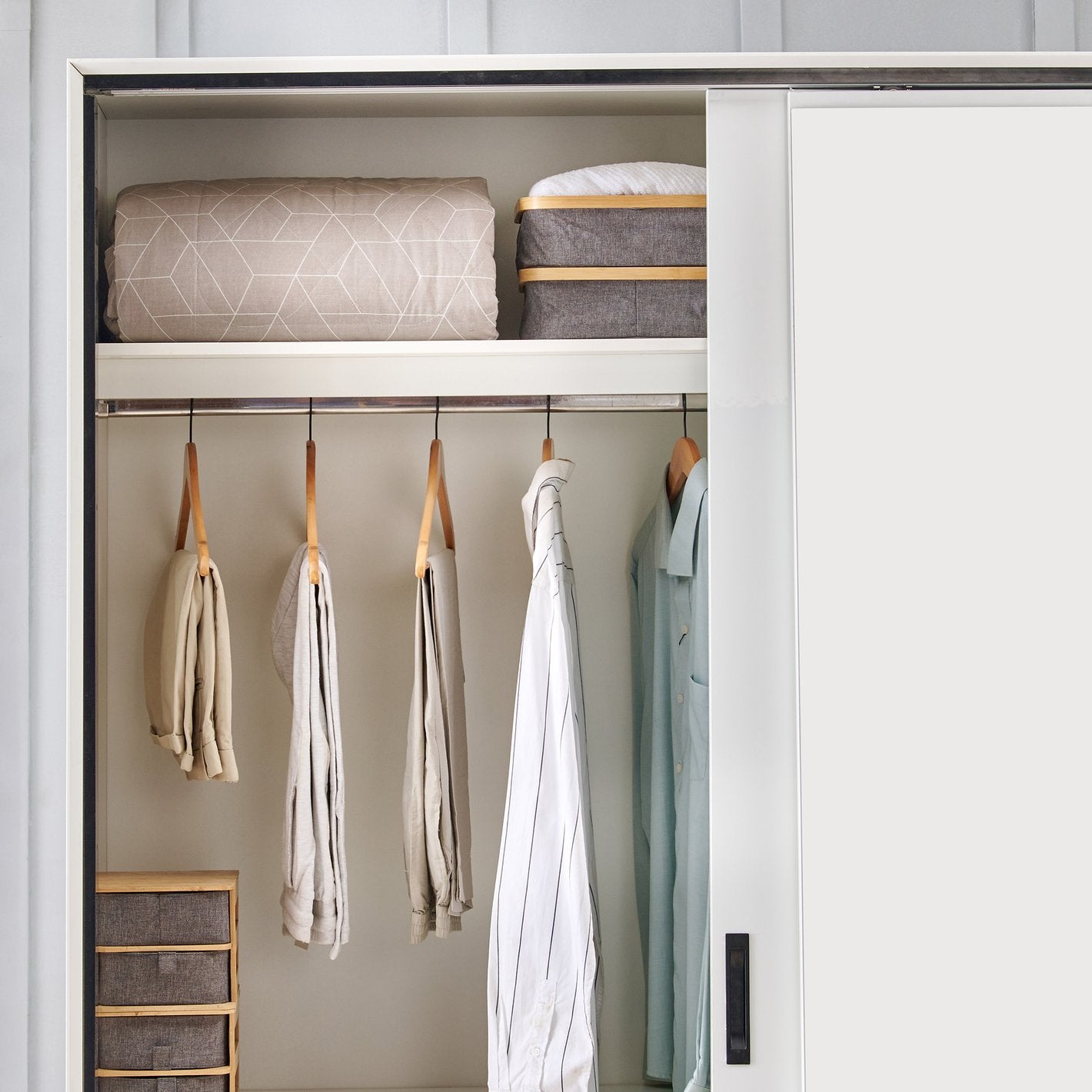 Wardrobe for Home Sliding Doors Modular Aesthetic Appeal, and Mirror Look Design