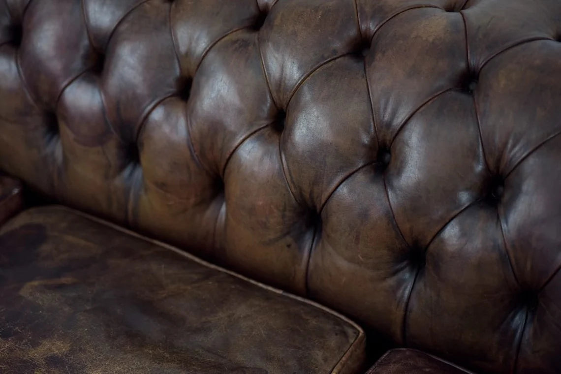 3 Seater chesterfield Tufted sofa Modern Design Made in Leatherette Durable & Comfortable for living Room