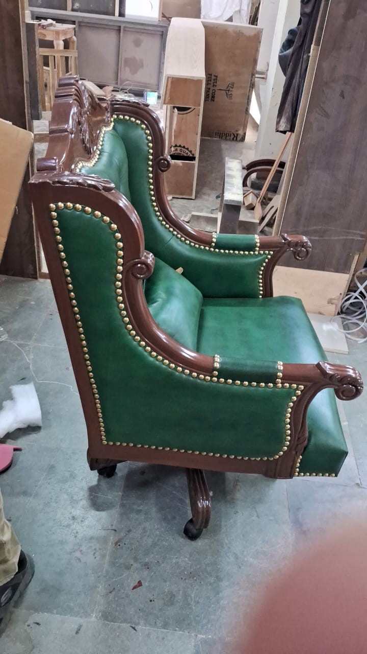 Luxury Design Boss and Director High-Back Leatherette Office Chair Swivel, Adjustable Height, Fixed Armrest, and for Wooden Base