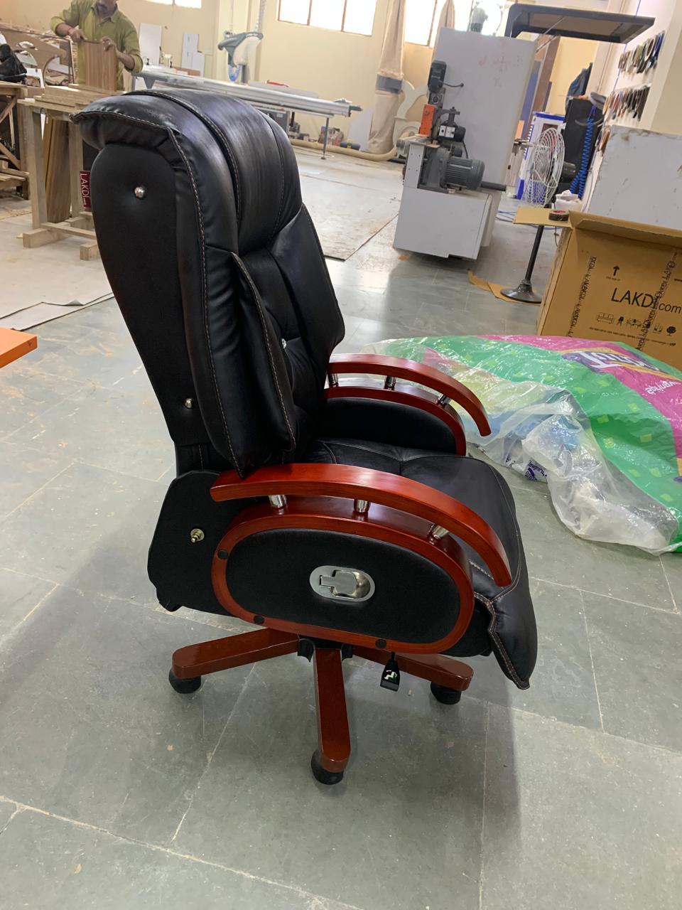 High Back Director Chair with Height Adjustable Wooden Base