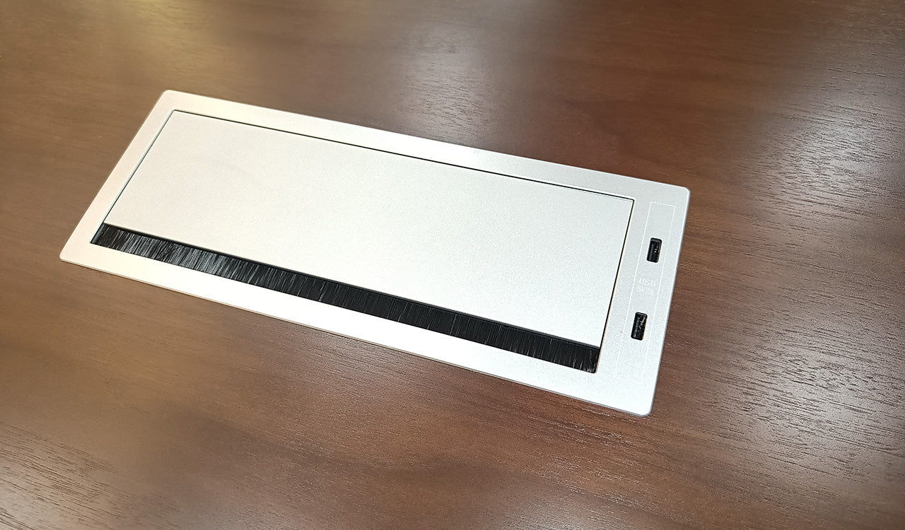 पार्टिकल बोर्ड से बनी डायरेक्टर ऑफिस टेबल, साइड यूनिट और दराज़ और सीपीयू स्पेस के साथ - टीक वॉलनट फ़िनिश