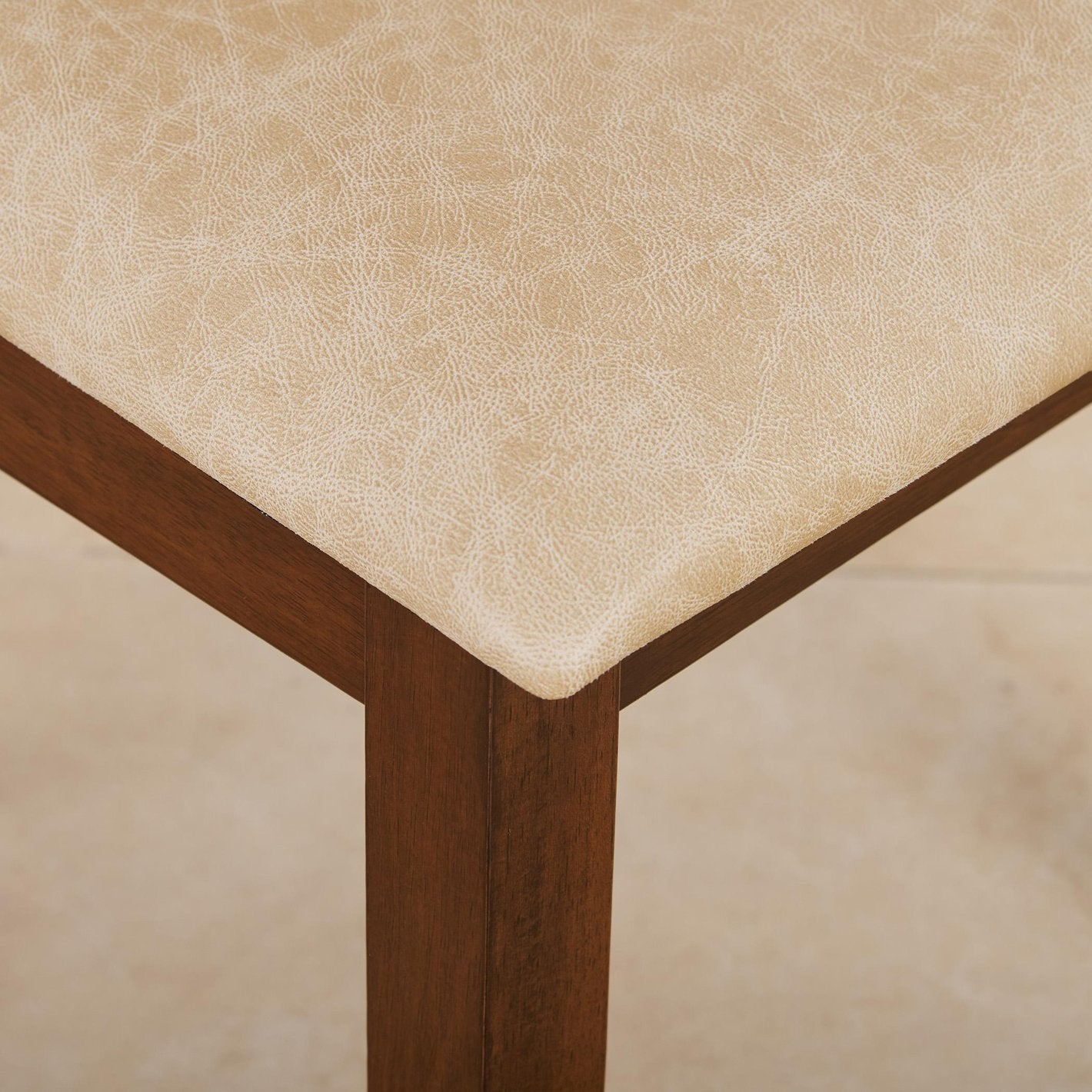 কাঠের ফ্রেম বেস সহ ডাইনিং চেয়ার