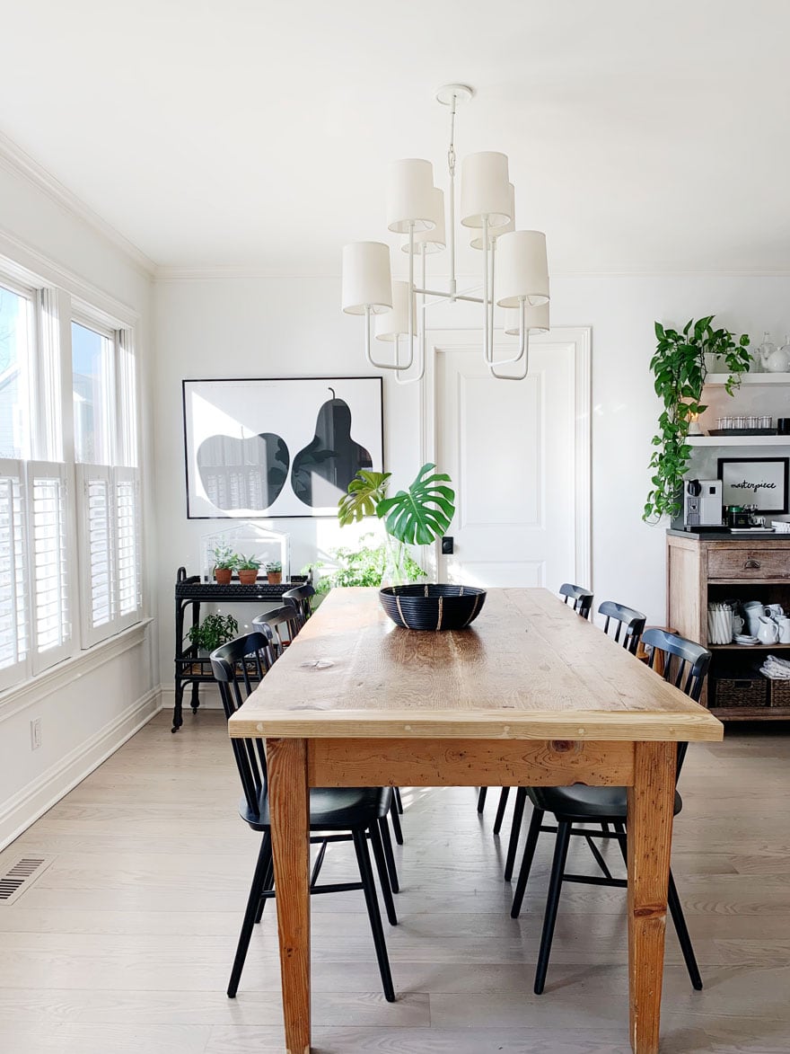 Dining Chair in Wooden Legs Base -
