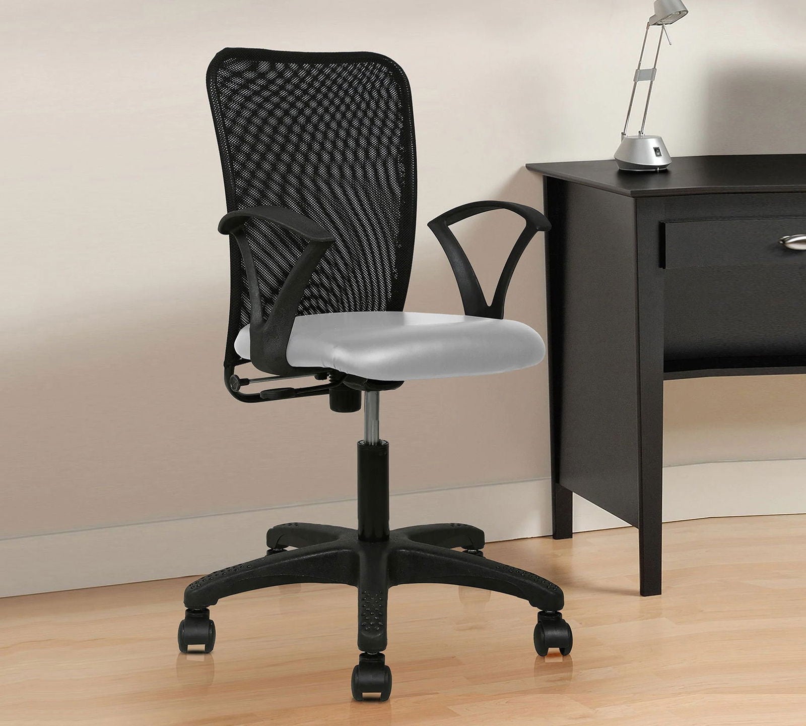 Executive Chair with Nylon Wheels Base -