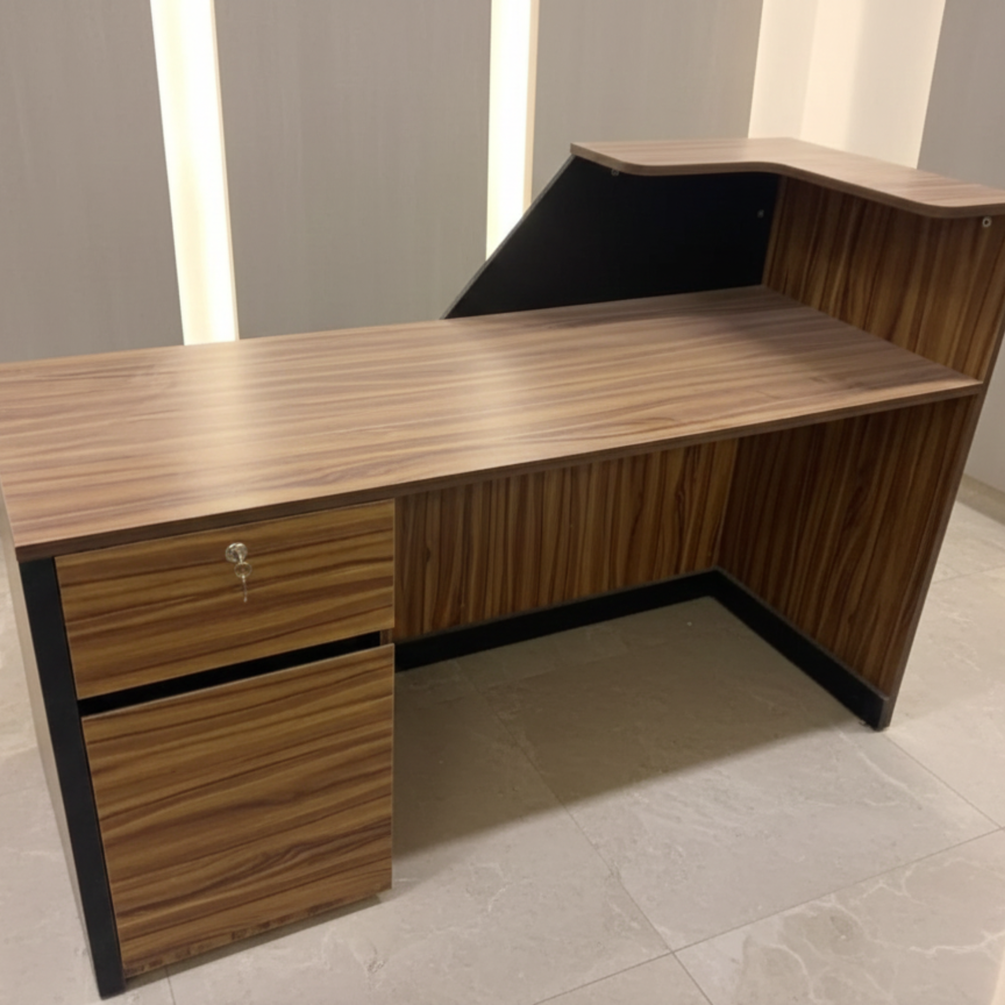 Reception Table with Side Panel & Modesty with Extended Dealing Top