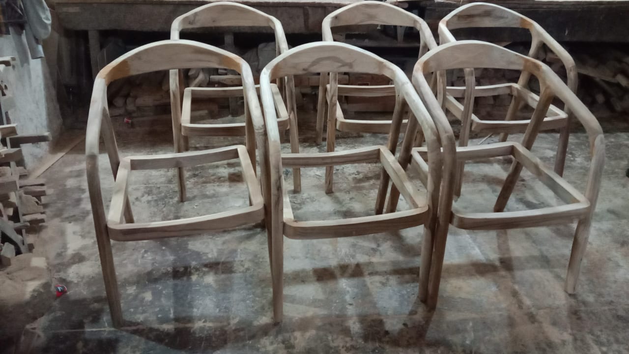 Luxury Dining Chair with Wooden Frame Base -