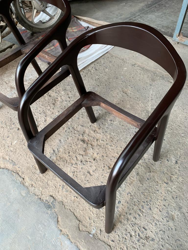 Luxury Dining Chair with Wooden Frame Base -