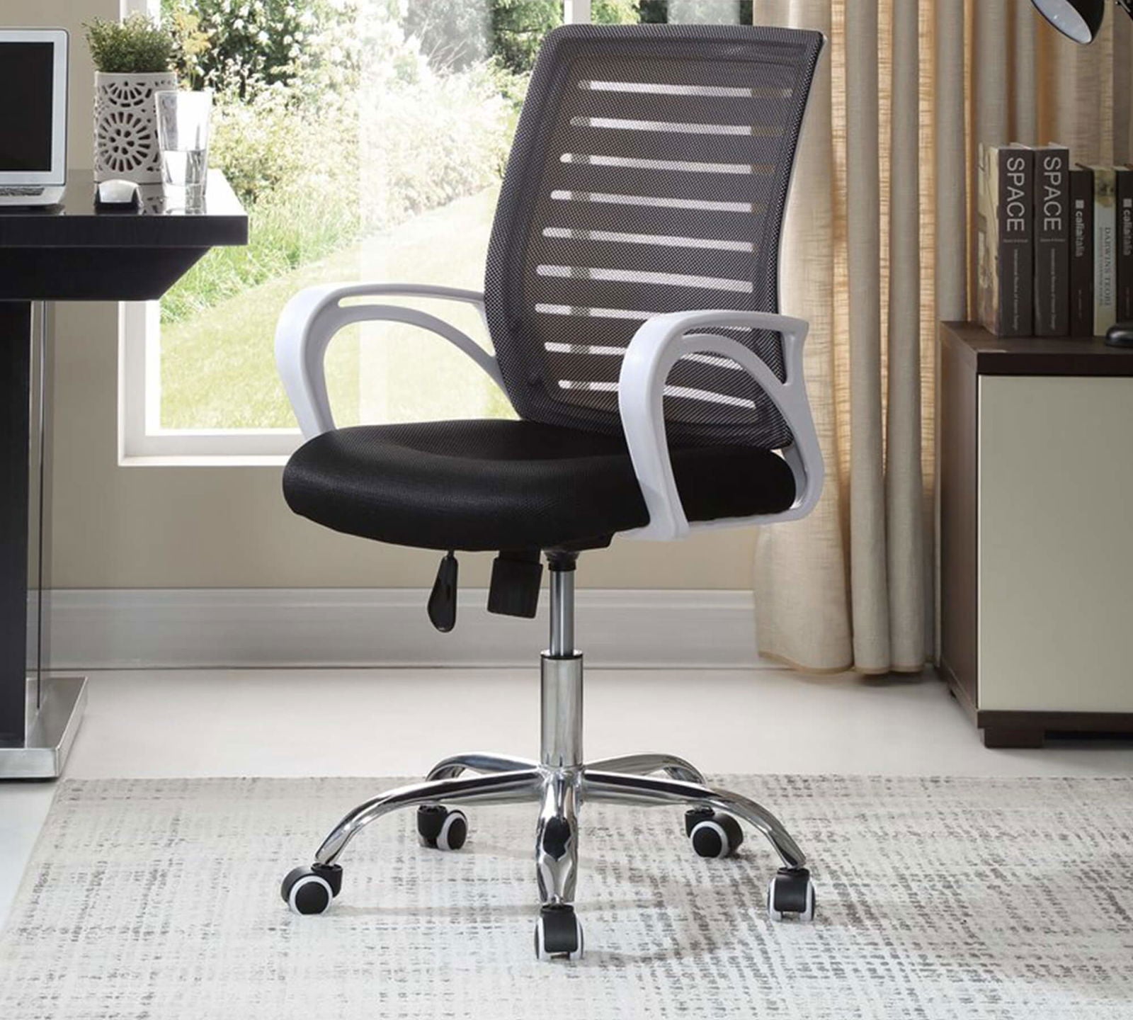 Medium Back Office Chair in Mesh -
