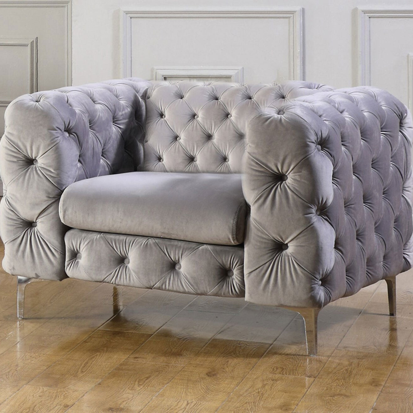 Modern Stainless Steel Base Tufted Velvet Chesterfield Single Chair Chair -