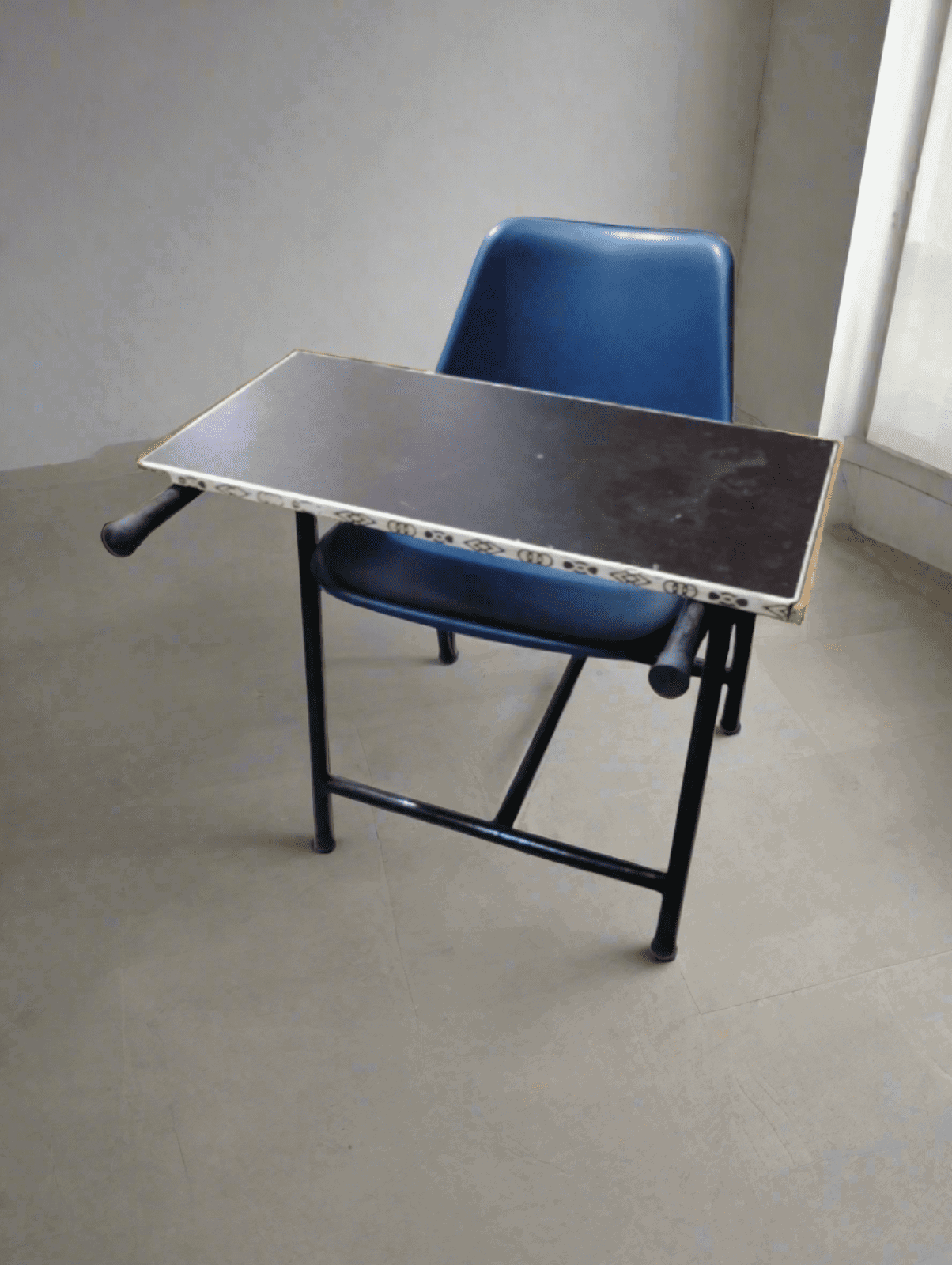 Modern Study Chair in Metal Legs with Wooden Pad -