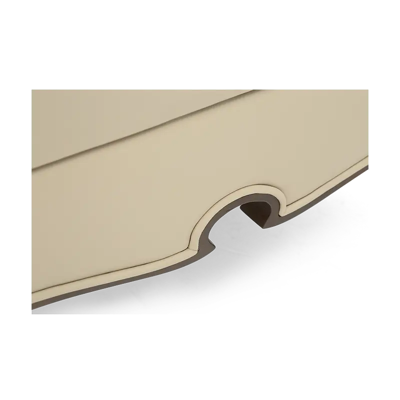 কাপড়ের আসবাবপত্র এবং কাঠের অটোমান