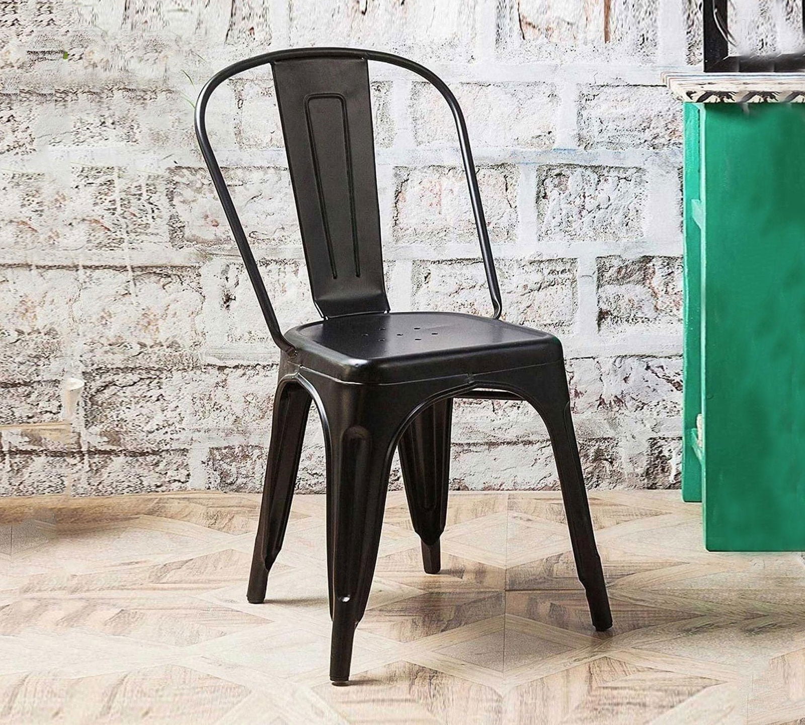 Outdoor Chair in Metal Frame Legs -
