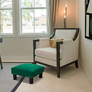 Modern Emerald Green Velvet Ottoman Footstool, Square Pouffe with Nailhead Trim and Solid Wood Legs for Living Room