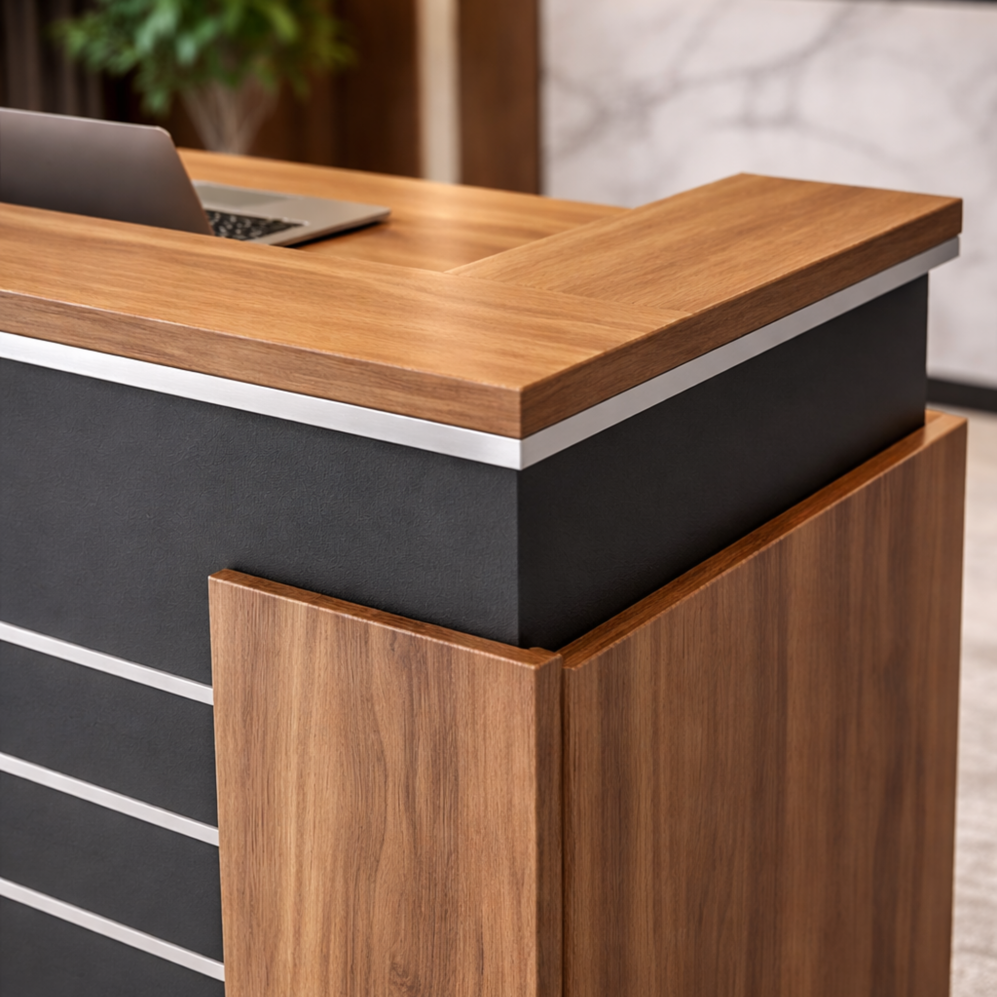 ইঞ্জিনিয়ারড কাঠের তৈরি অভ্যর্থনা টেবিলে ১টি ড্রয়ার এবং উপরে খোলা তাক রয়েছে