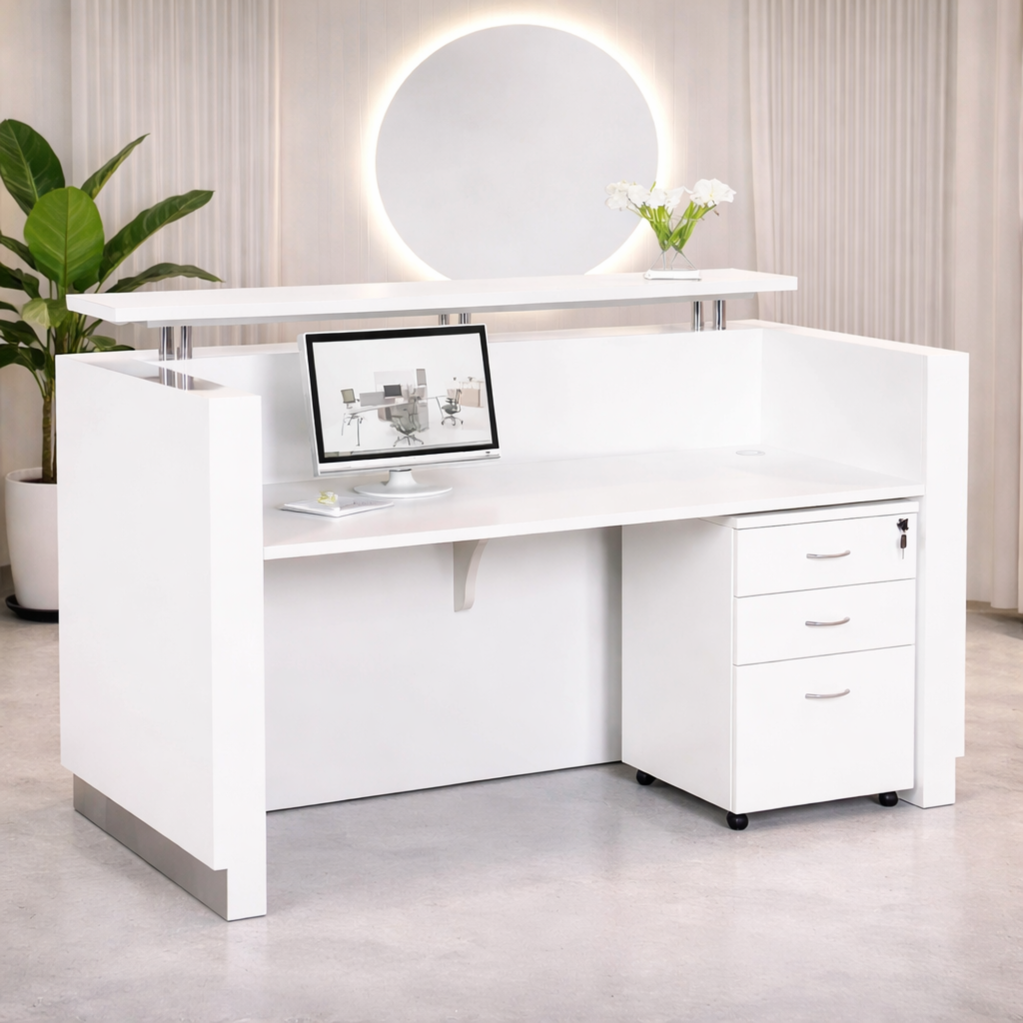 অ্যালুমিনিয়াম ট্রিম লাইন সহ ইঞ্জিনিয়ারড কাঠ দিয়ে তৈরি অফিসের জন্য অভ্যর্থনা টেবিল পেশাদার প্রথম ছাপের জন্য স্টাইলিশ ডিজাইন