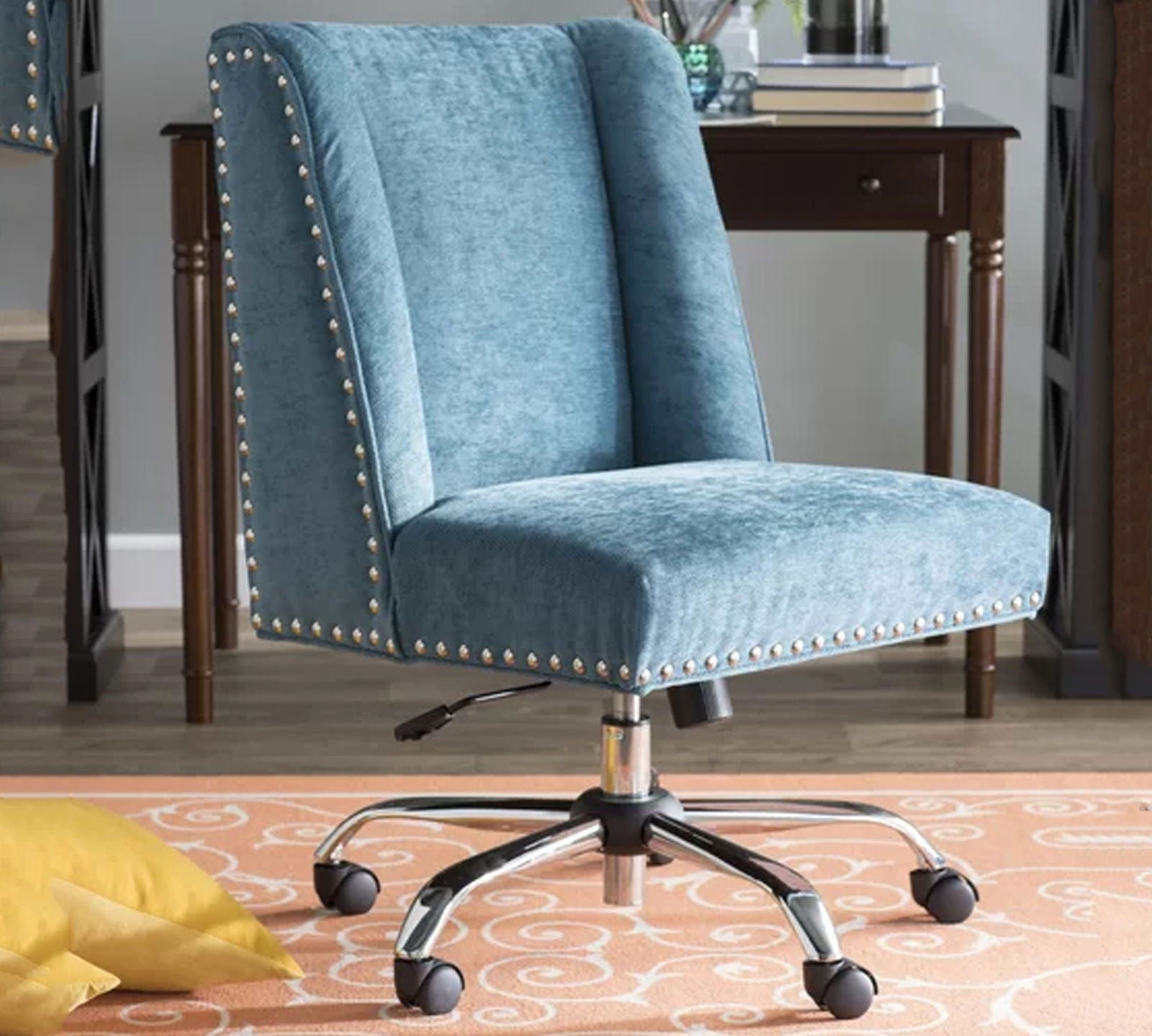 Swivel Lounge Chair with Chrome Base -