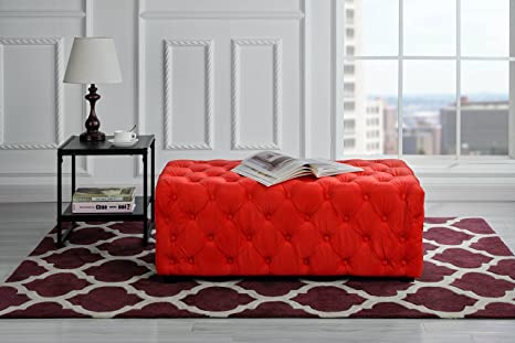 कपड़े और आयताकार आकार में लकड़ी के फ्रेम वाला ओटोमन