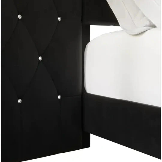 Premium Leatherette King Size Bed with Headboard, Solid Wood Frame, Metal Legs – Modern Luxury for Stylish Bedrooms