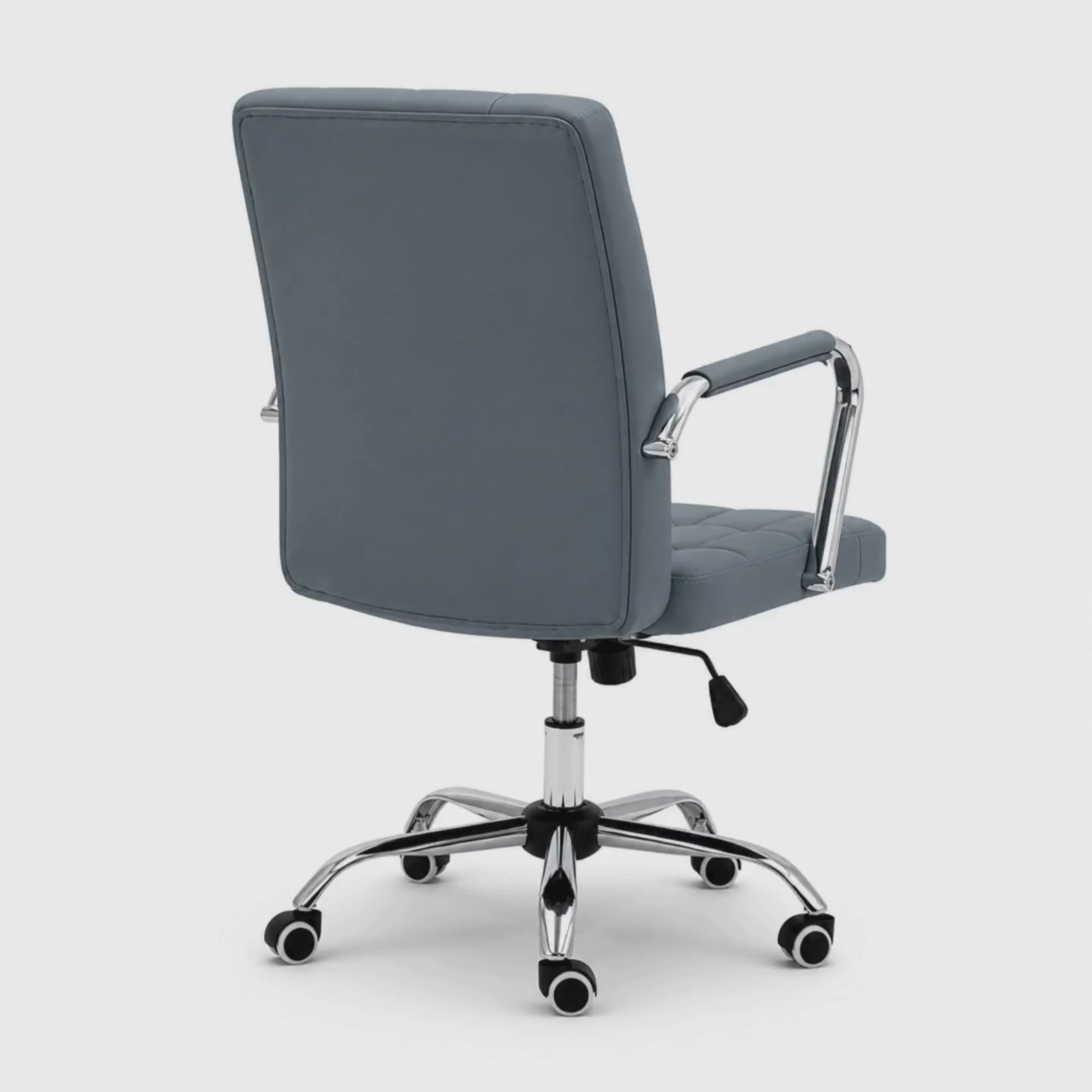 Load video: Executive Office Chair with Cushioned Backrest, Chrome Armrests, Adjustable Height and Swivel Base – Modern Ergonomic Desk Chair